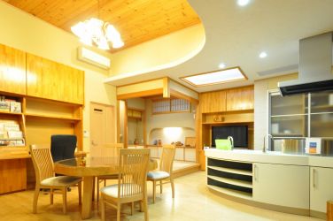 2種類の仕上げの天井。高さの違いも体感いただけます。